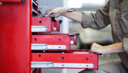 Peran Utama dalam Pemeliharaan Mesin Produksi Industri